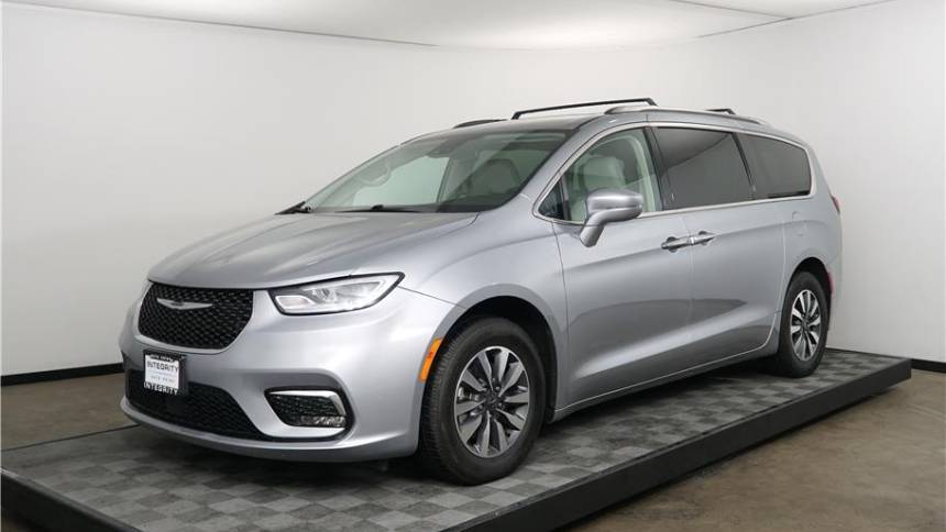 2021 Chrysler Pacifica Touring L — Minivan — 69,603 mi — Sacramento, CA