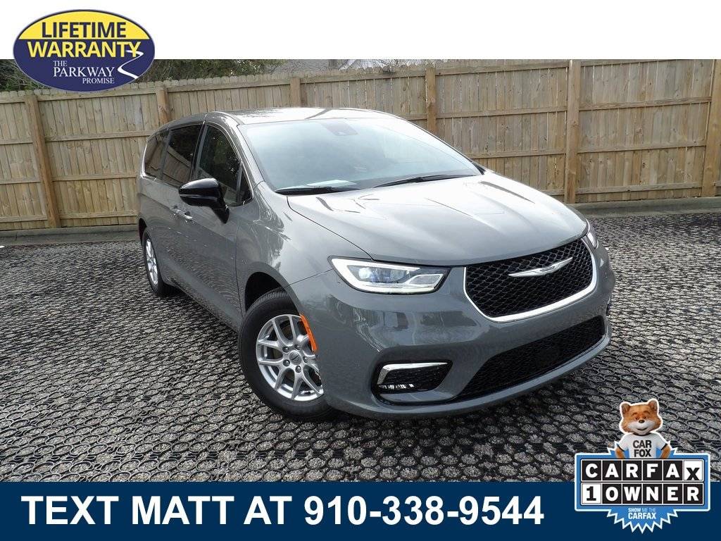 2025 Chrysler Pacifica Select — Minivan — 795 mi — Wilmington, NC