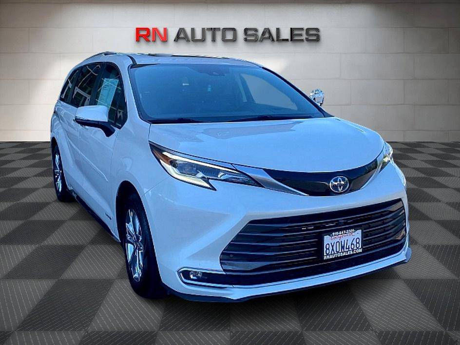 2021 Toyota Sienna Platinum — Minivan — 34,000 mi — Sacramento, CA