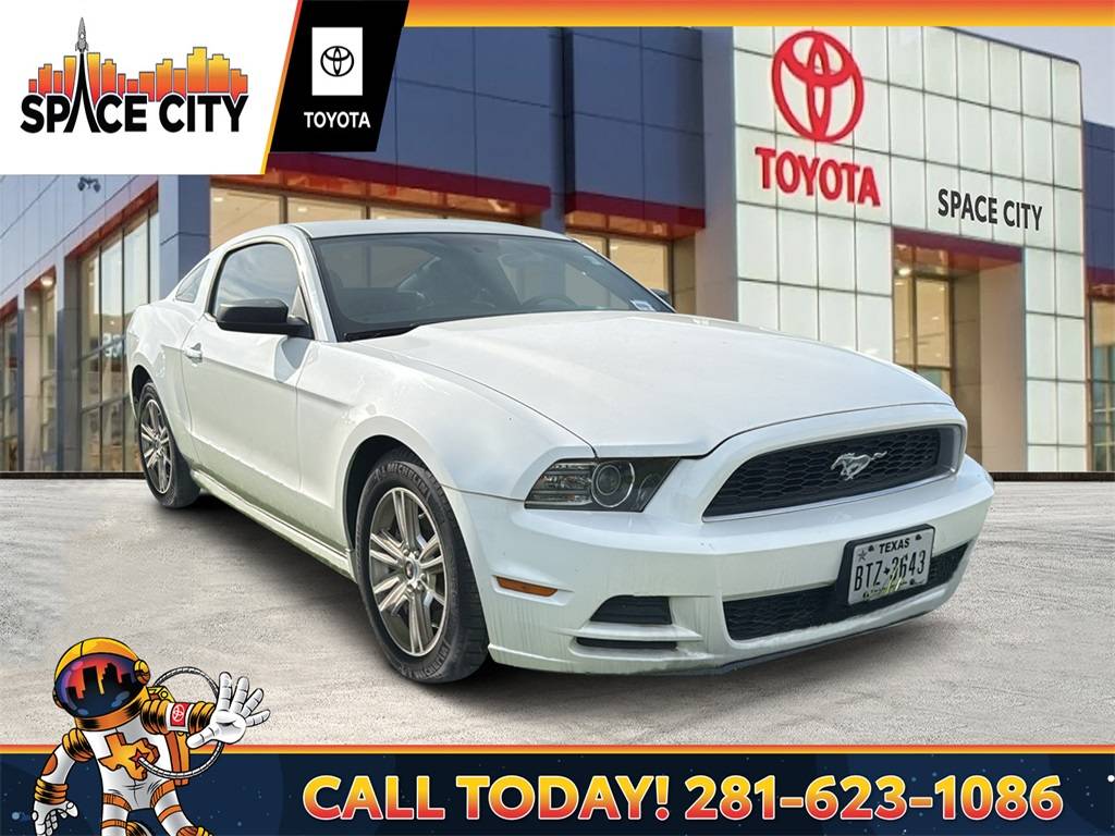 2013 Ford Mustang V6 — Coupe — 8,709 mi — Humble, TX