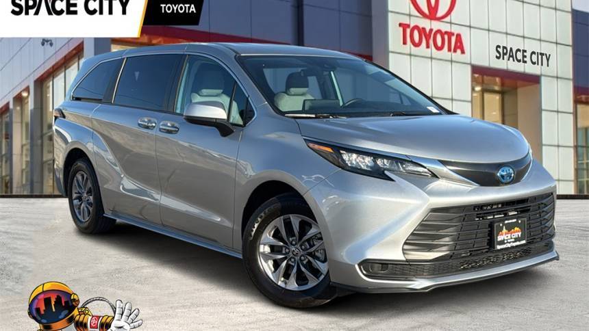 2024 Toyota Sienna LE — Minivan — 21,170 mi — Humble, TX