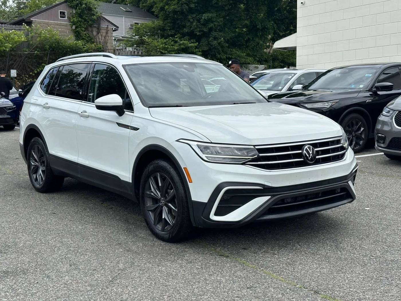 2023 Volkswagen Tiguan SE — SUV — 61,806 mi — Great Neck, NY