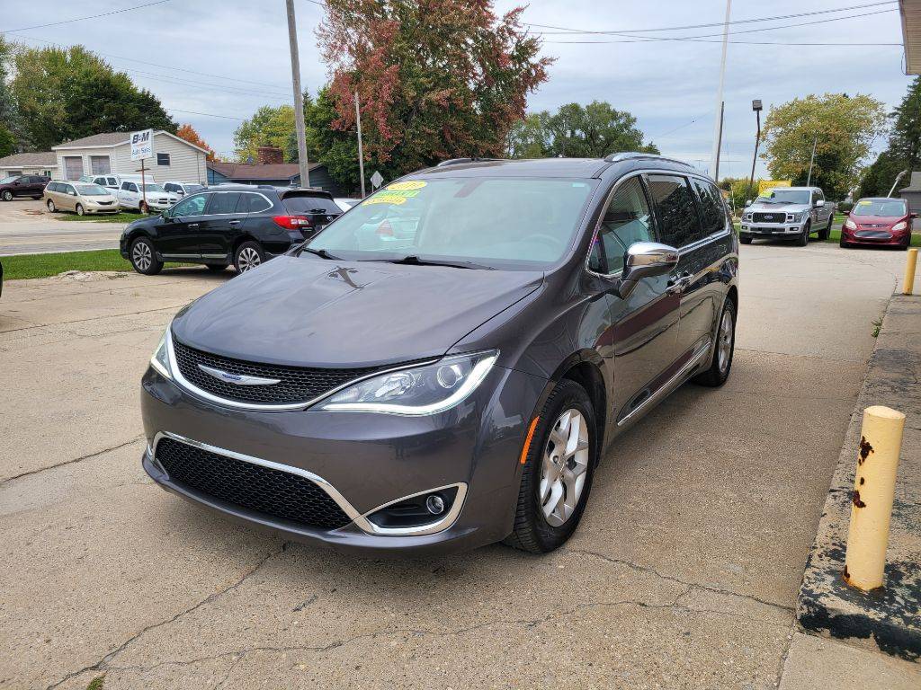 2019 Chrysler Pacifica Limited — Minivan — 120,701 mi — Clare, MI