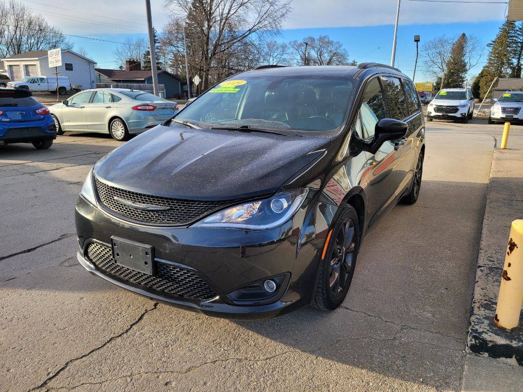 2019 Chrysler Pacifica Touring L Plus — Minivan — 142,535 mi — Clare, MI