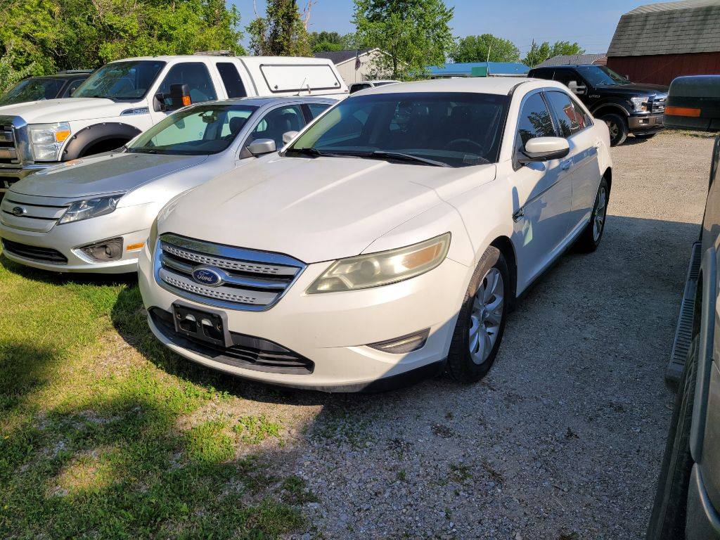 2011 Ford Taurus SEL — Sedan — 124,043 mi — Clare, MI