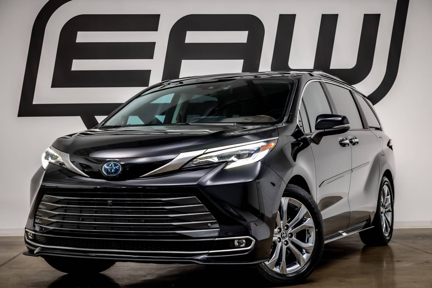 2023 Toyota Sienna Platinum — Minivan — 38,656 mi — Pelham, AL