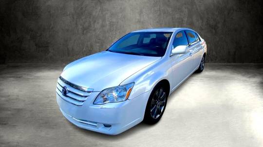 This Popular Auto Mechanic Says the 2007 Toyota Avalon Is One of