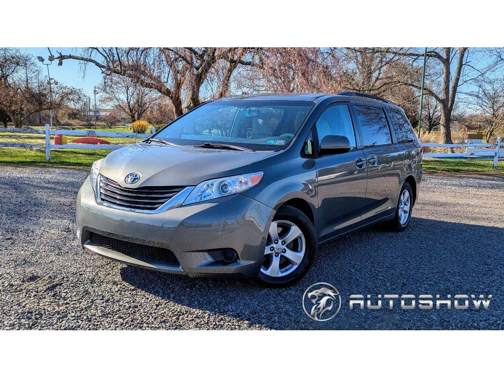 2014 Toyota Sienna LE — Minivan — 125,856 mi — Neptune City, NJ