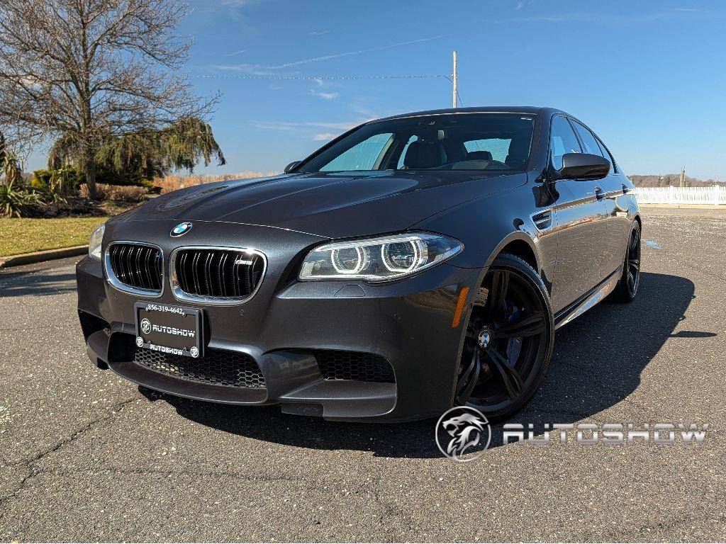 2016 BMW M5 Standard