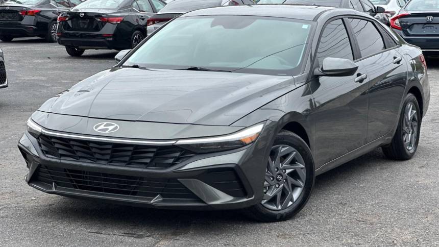 2024 Hyundai Elantra Hybrid Blue — Sedan — 14,470 mi — Brandon, FL