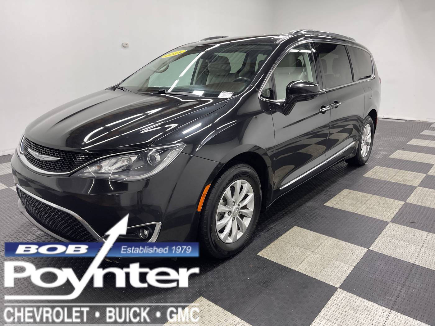 2018 Chrysler Pacifica Touring L — Minivan — 152,547 mi — Seymour, IN