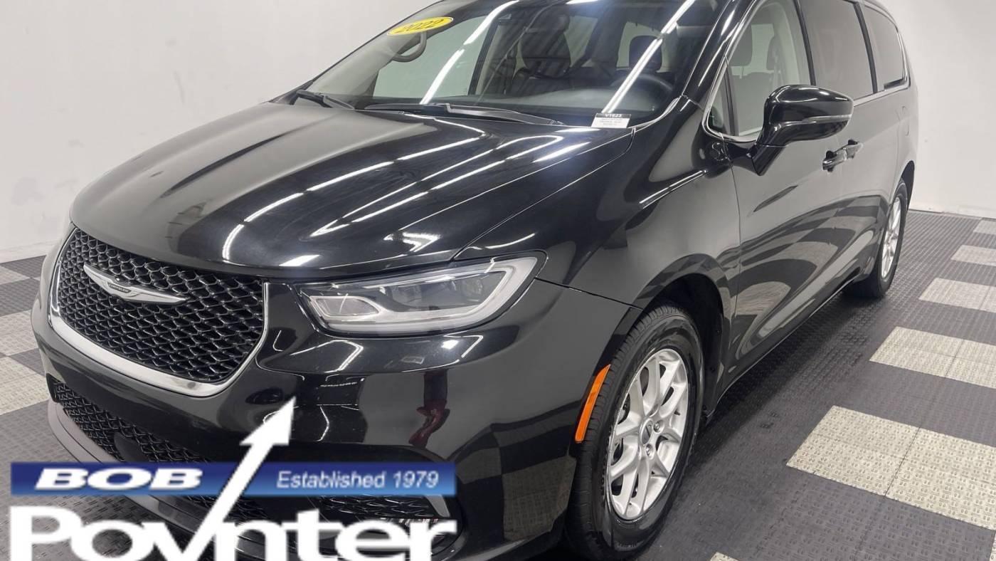2022 Chrysler Pacifica Touring L — Minivan — 67,851 mi — Seymour, IN