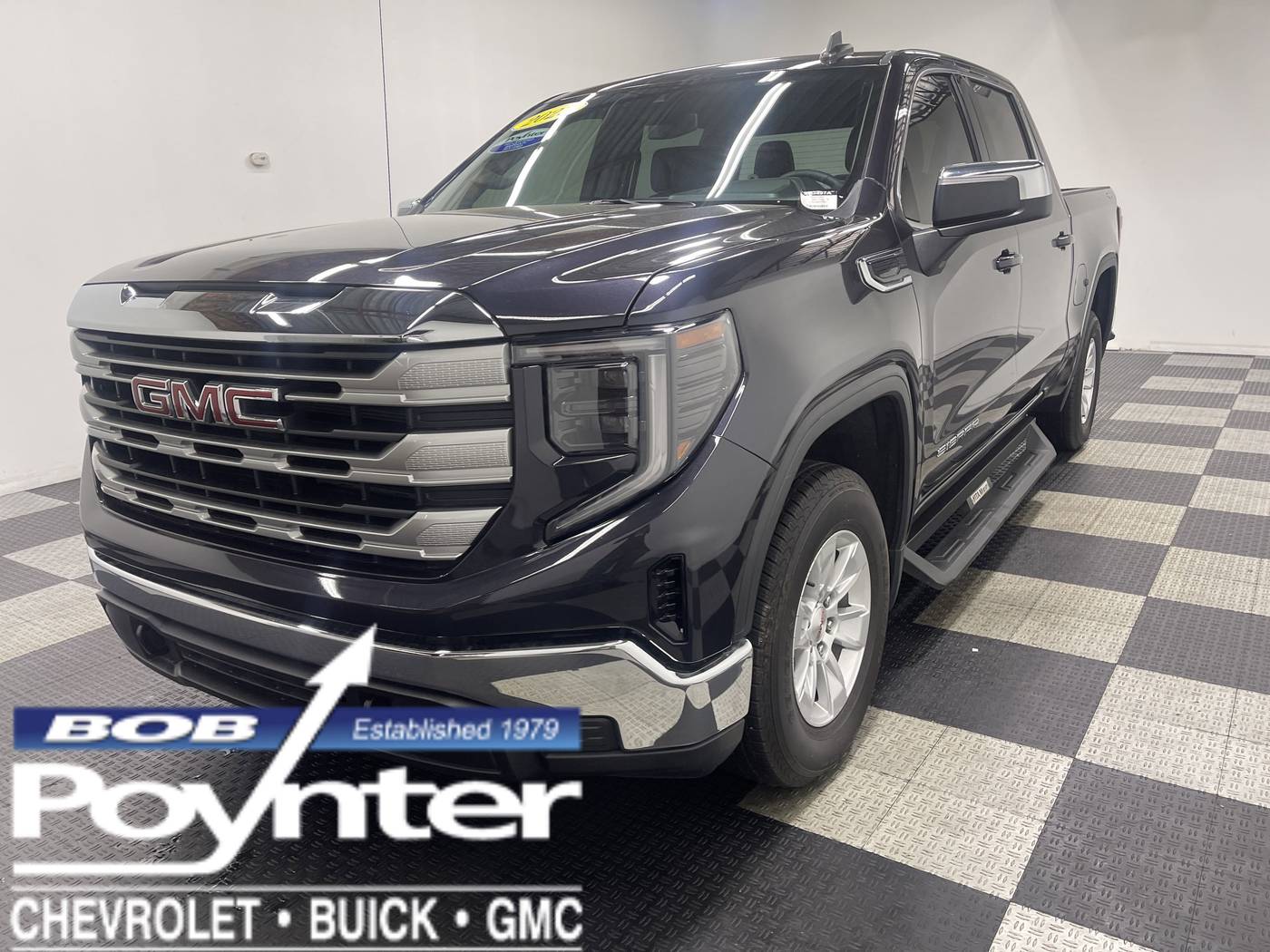 2023 GMC Sierra 1500 SLE — Pickup Truck — 26,880 mi — Seymour, IN