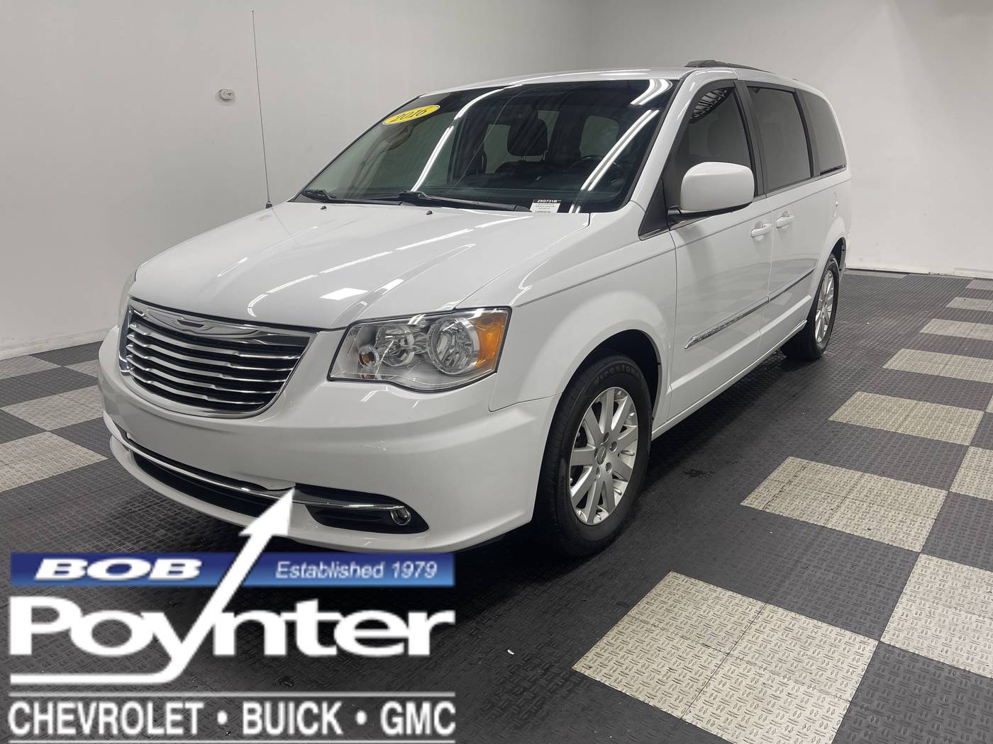 2016 Chrysler Town & Country Touring — Minivan — 165,629 mi — Seymour, IN