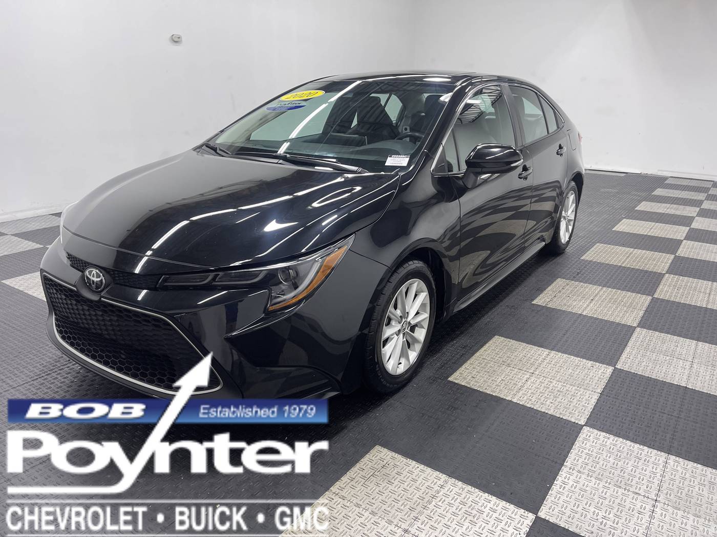 2020 Toyota Corolla XLE — Sedan — 72,917 mi — Seymour, IN