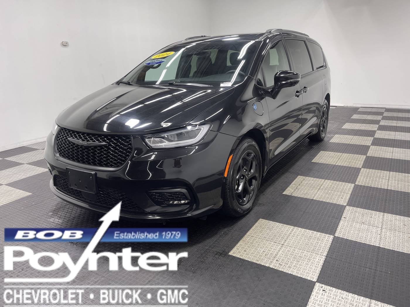 2024 Chrysler Pacifica Hybrid Premium S Appearance Package — Minivan — 63,997 mi — Seymour, IN