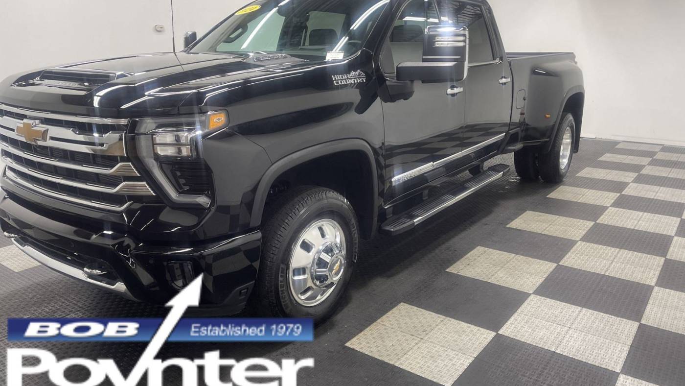 2024 Chevrolet Silverado 3500HD High Country — Pickup Truck — 32,015 mi — Seymour, IN