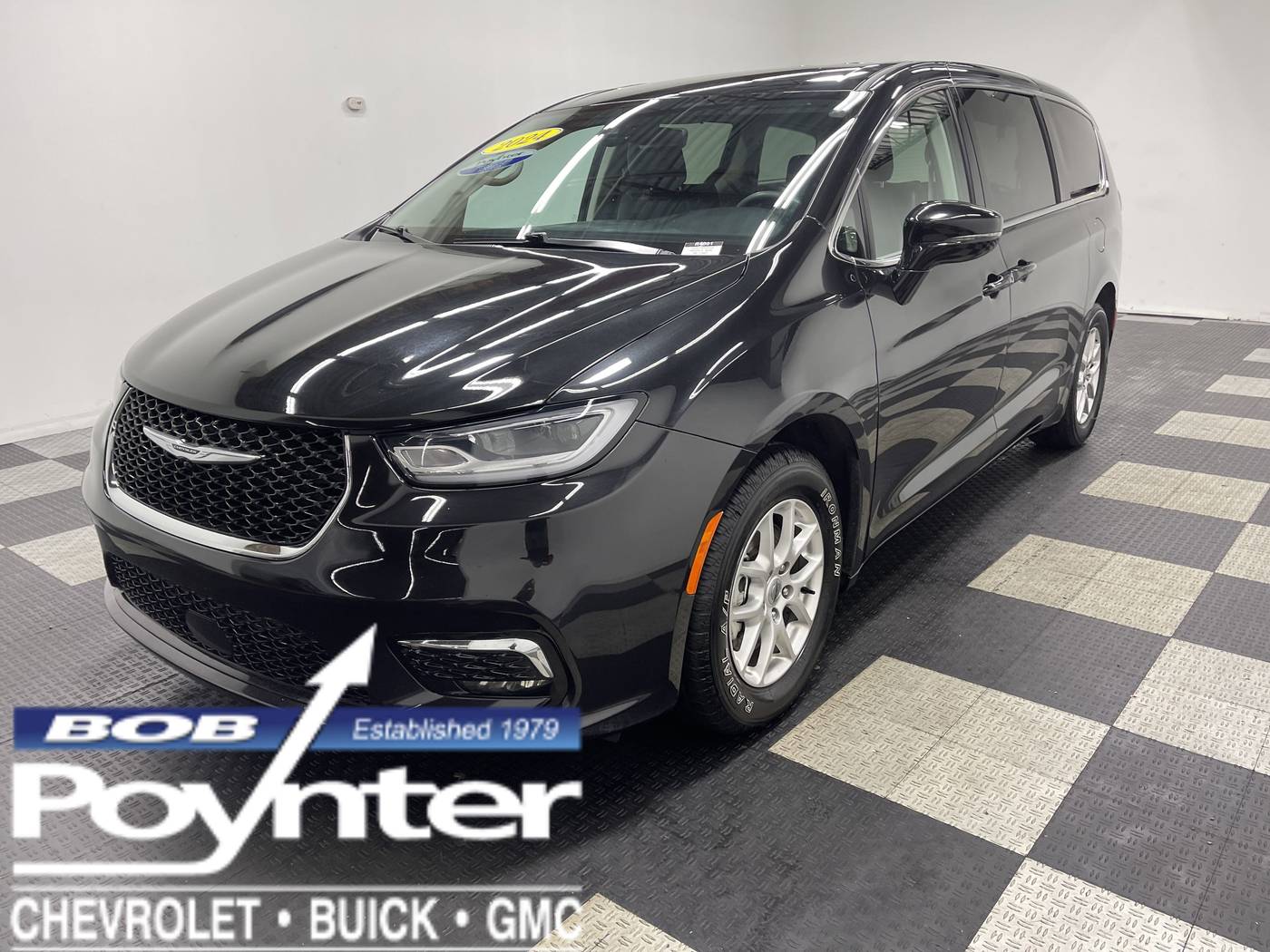 2024 Chrysler Pacifica Touring L — Minivan — 61,040 mi — Seymour, IN