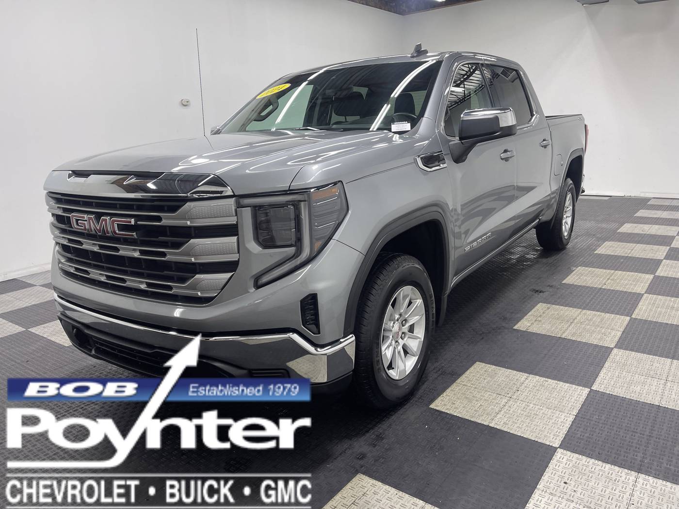 2024 GMC Sierra 1500 SLE — Pickup Truck — 17,200 mi — Seymour, IN