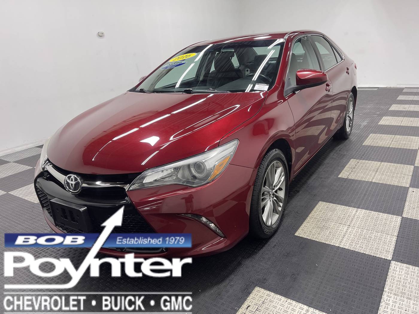 2016 Toyota Camry SE — Sedan — 102,232 mi — Seymour, IN