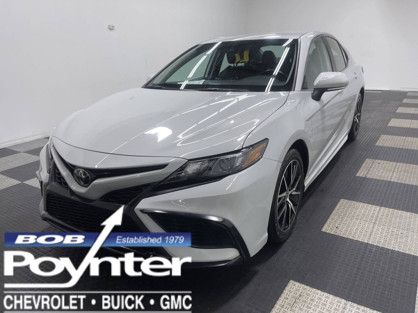 2023 Toyota Camry SE — Sedan — 53,845 mi — Seymour, IN