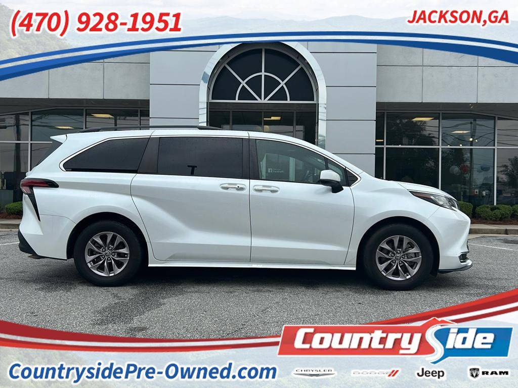 2022 Toyota Sienna XLE — Minivan — 83,628 mi — Jackson, GA
