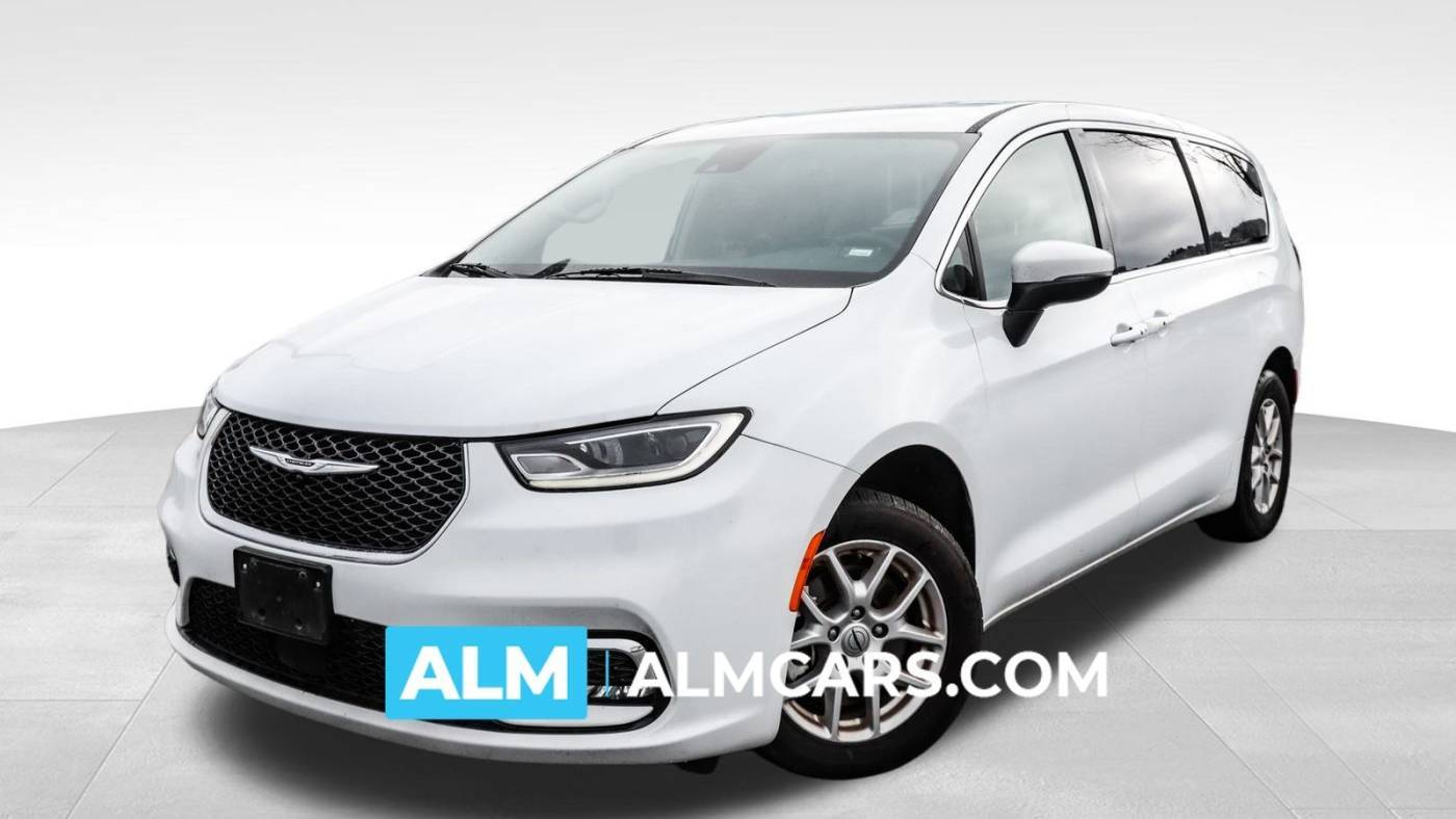 2023 Chrysler Pacifica Touring L — Minivan — 62,412 mi — Union City, GA