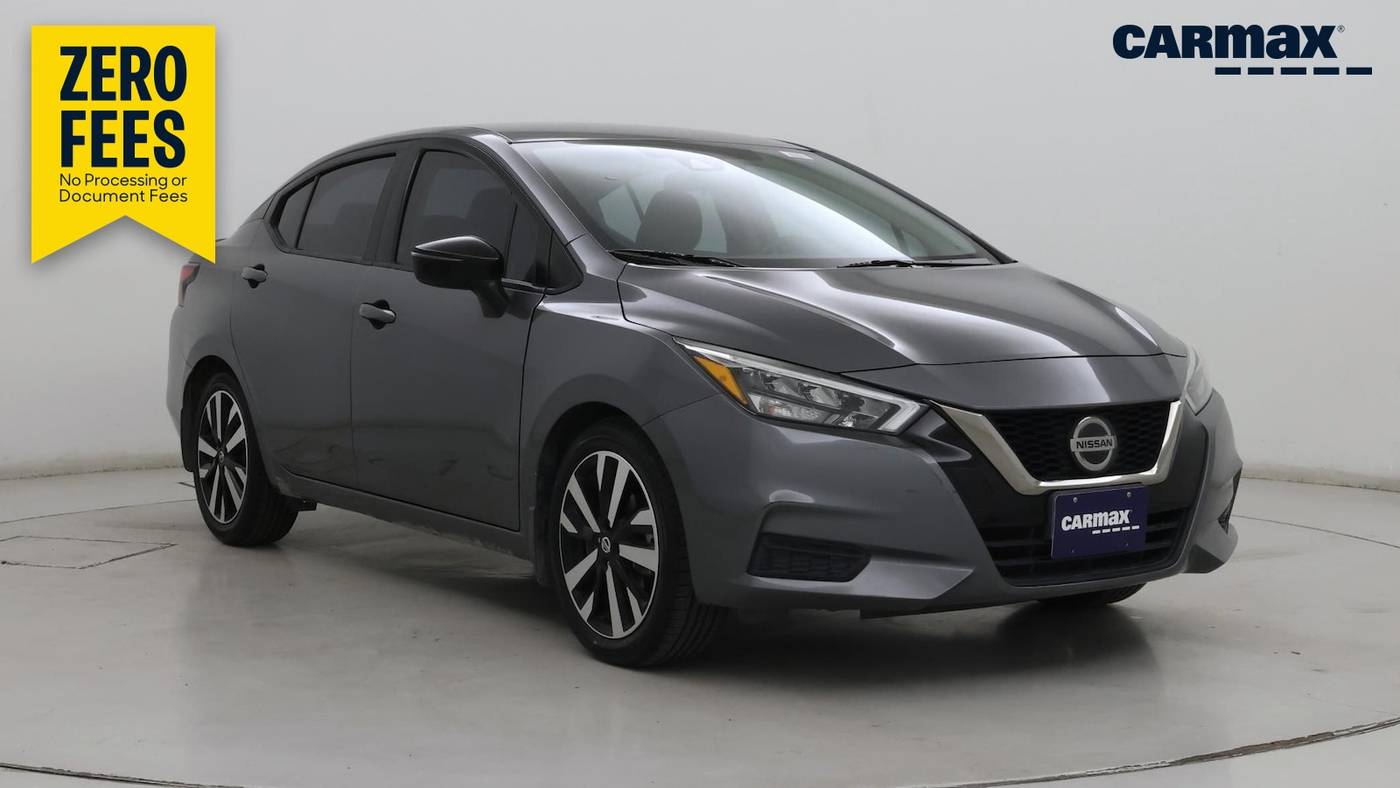 2022 Nissan Versa SR