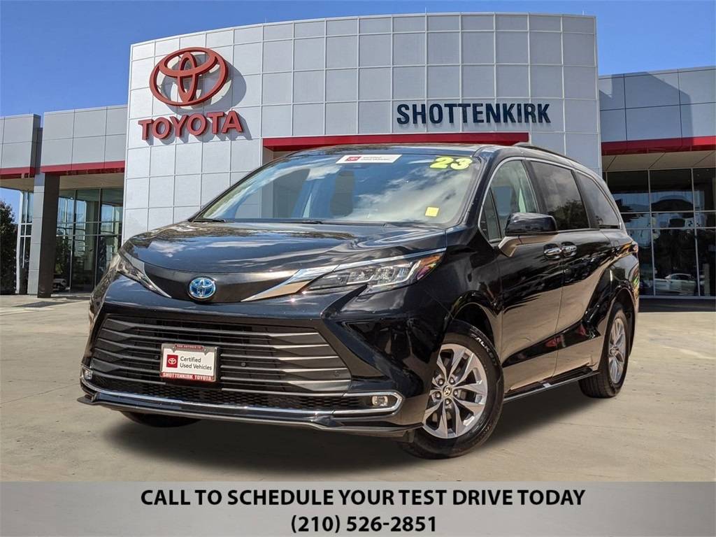 2023 Toyota Sienna XLE — Minivan — 29,912 mi — San Antonio, TX