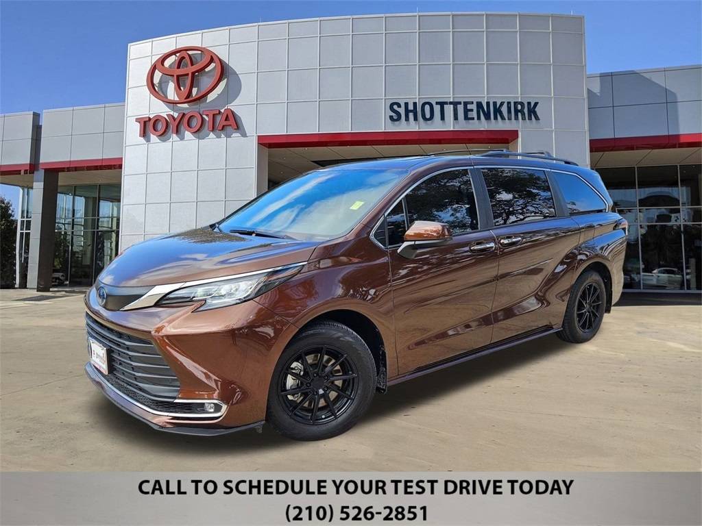 2023 Toyota Sienna XLE — Minivan — 53,784 mi — San Antonio, TX