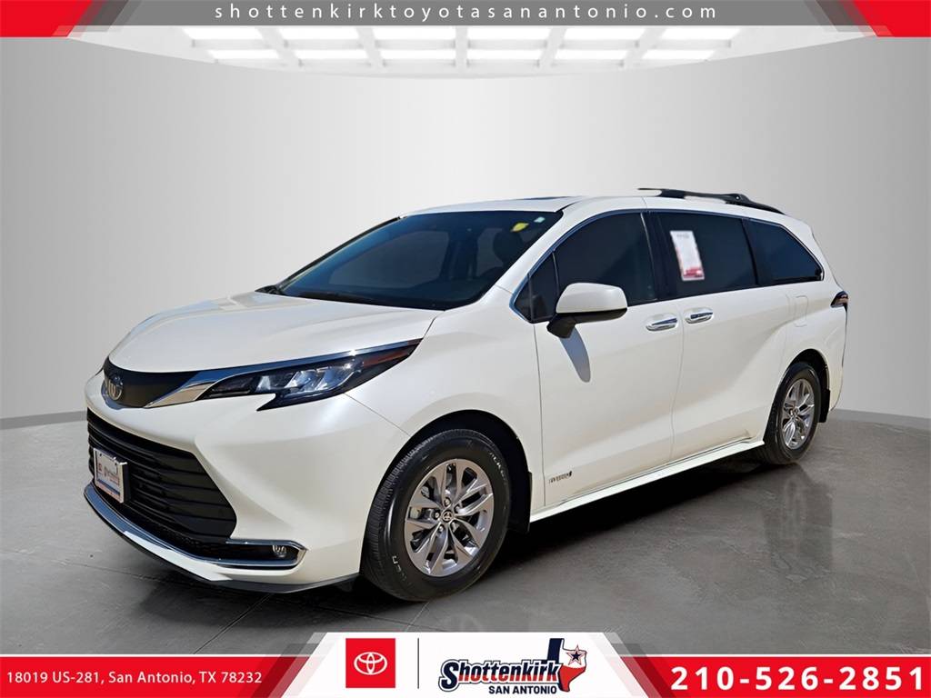2021 Toyota Sienna XLE — Minivan — 19,593 mi — San Antonio, TX
