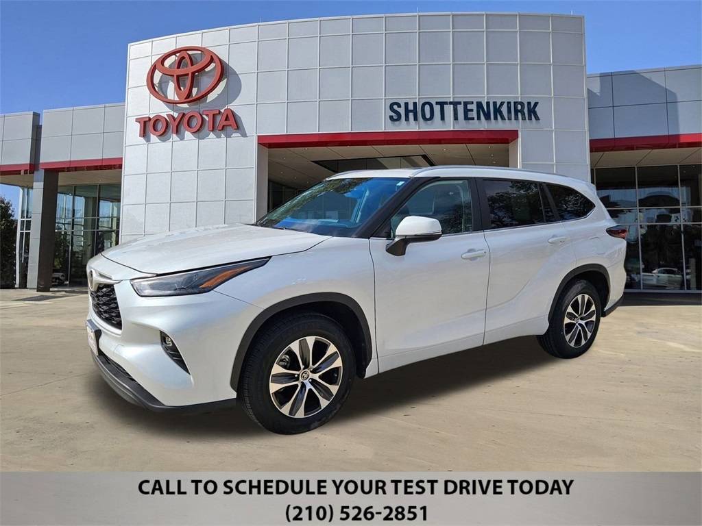 2024 Toyota Highlander LE — SUV — 27,726 mi — San Antonio, TX