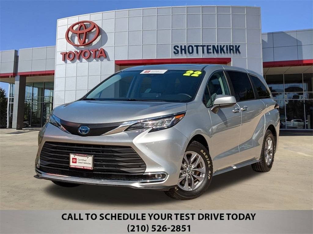2022 Toyota Sienna XLE — Minivan — 43,313 mi — San Antonio, TX
