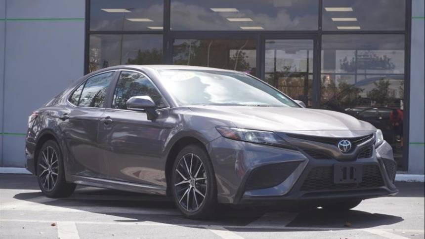 2022 Toyota Camry SE — Sedan — 122,032 mi — Fort Myers, FL