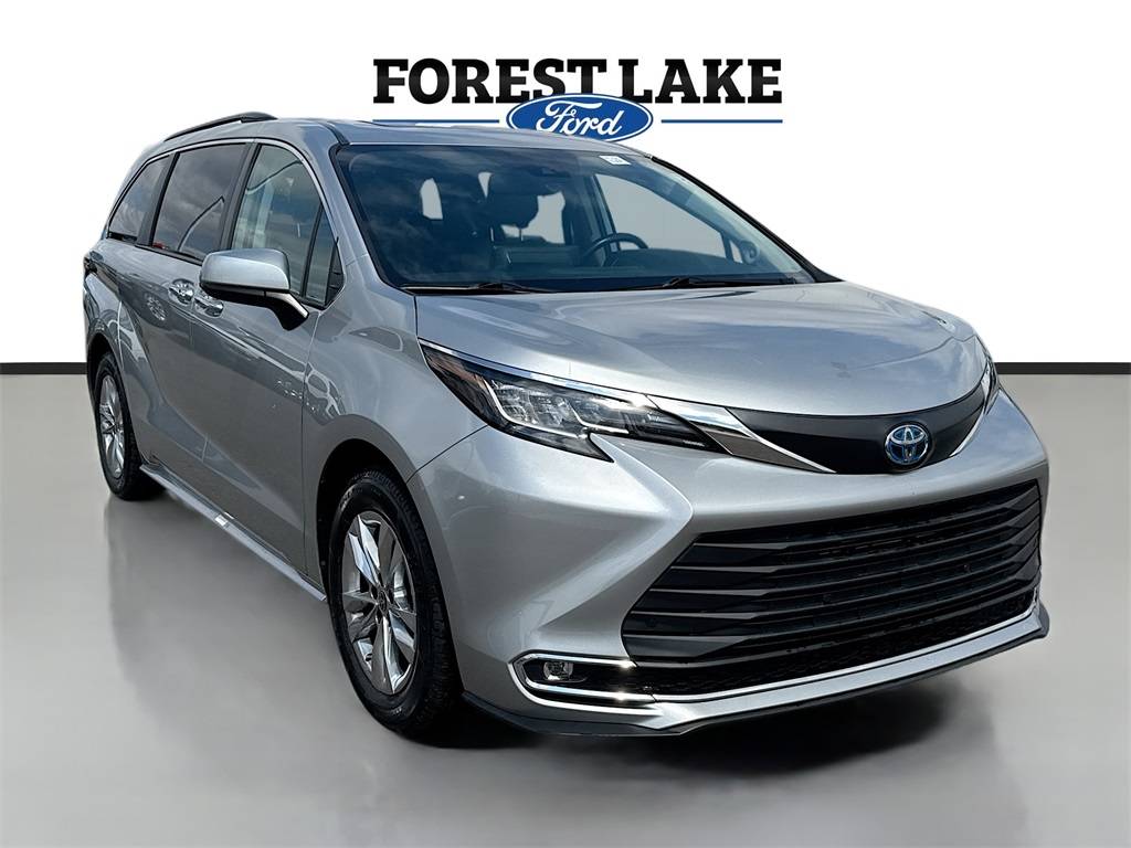 2022 Toyota Sienna XLE — Minivan — 60,058 mi — Forest Lake, MN