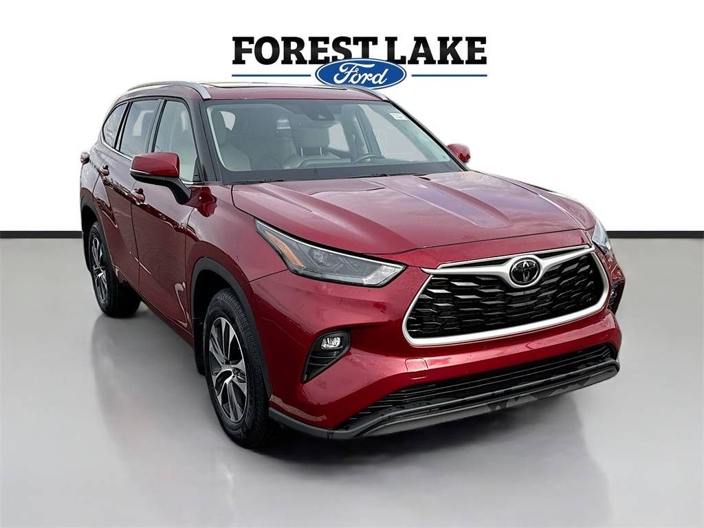 2022 Toyota Highlander XLE — SUV — 29,425 mi — Forest Lake, MN