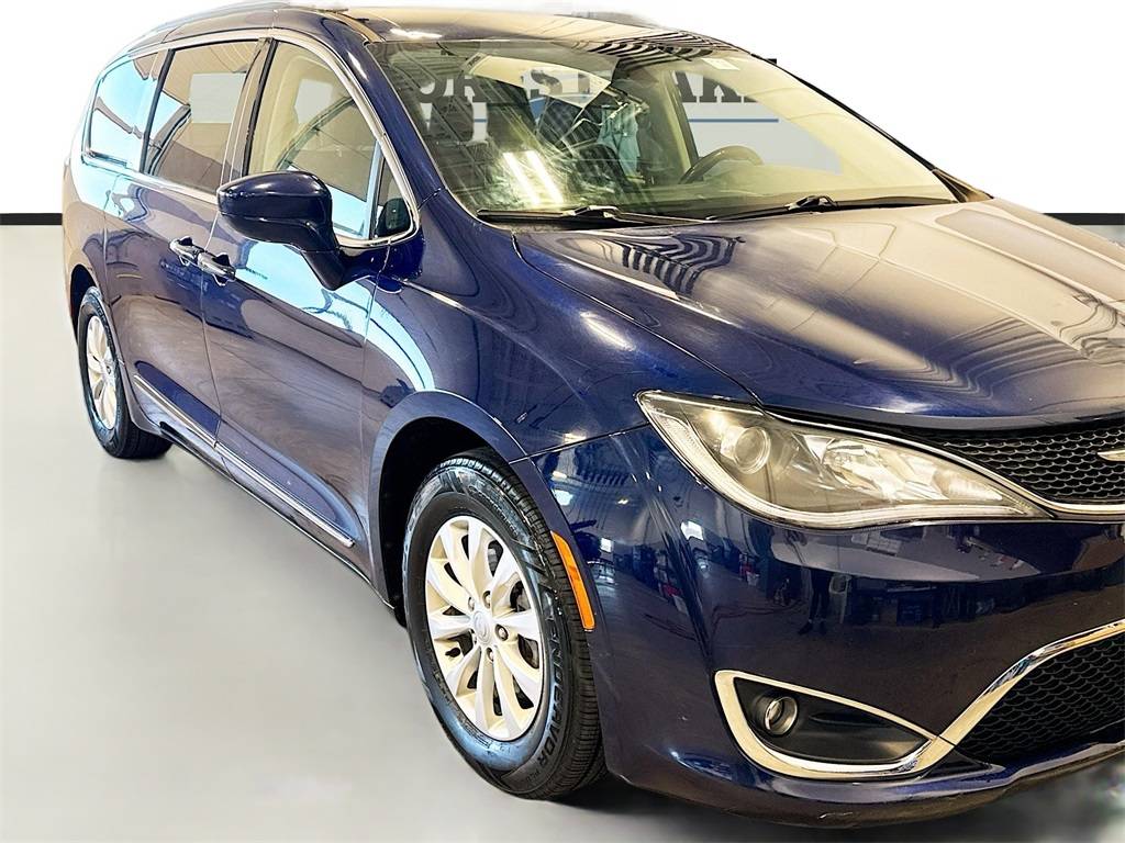 2019 Chrysler Pacifica Touring L — Minivan — 54,029 mi — Forest Lake, MN