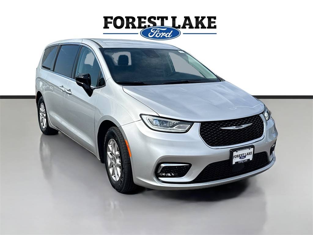 2024 Chrysler Pacifica Touring L — Minivan — 36,742 mi — Forest Lake, MN