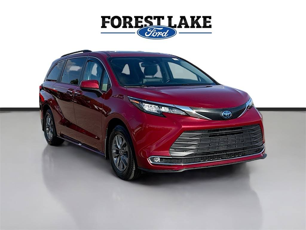 2022 Toyota Sienna XLE — Minivan — 67,014 mi — Forest Lake, MN