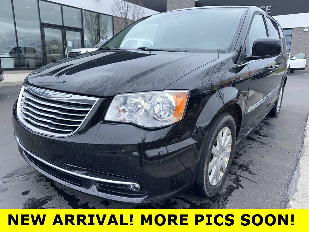 2013 Chrysler Town & Country Touring — Minivan — 86,206 mi — Madison Heights, MI
