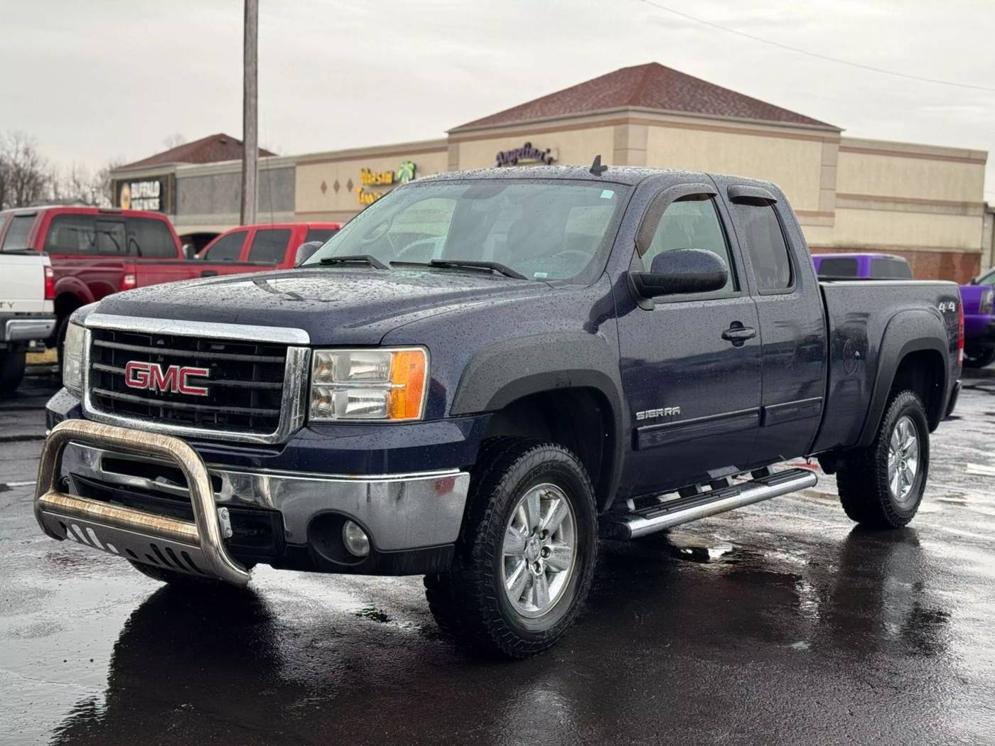 2010 GMC Sierra 1500 SLT — Pickup Truck — 208,203 mi — Warsaw, IN