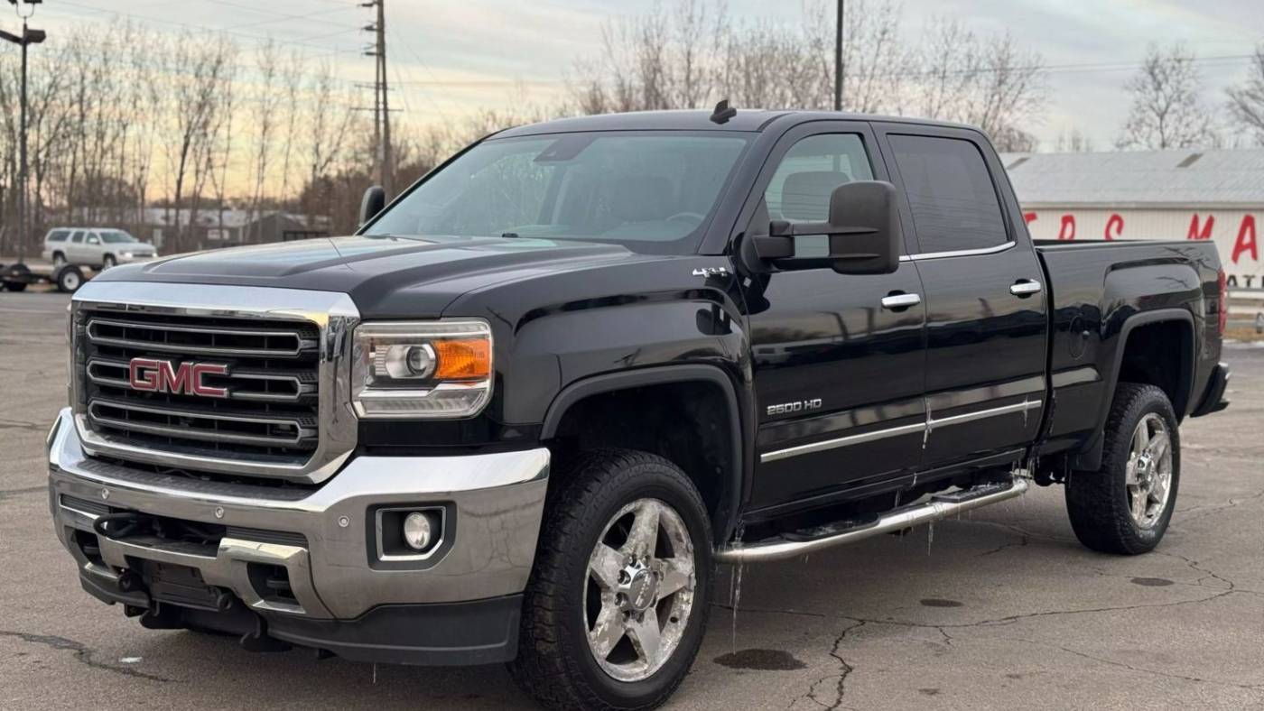 2015 GMC Sierra 2500HD SLT — Pickup Truck — 95,392 mi — Warsaw, IN