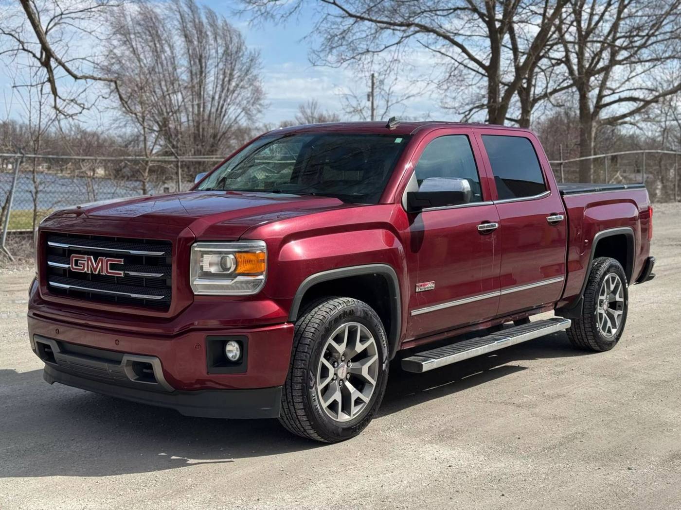 2014 GMC Sierra 1500 SLT — Pickup Truck — 166,707 mi — Warsaw, IN