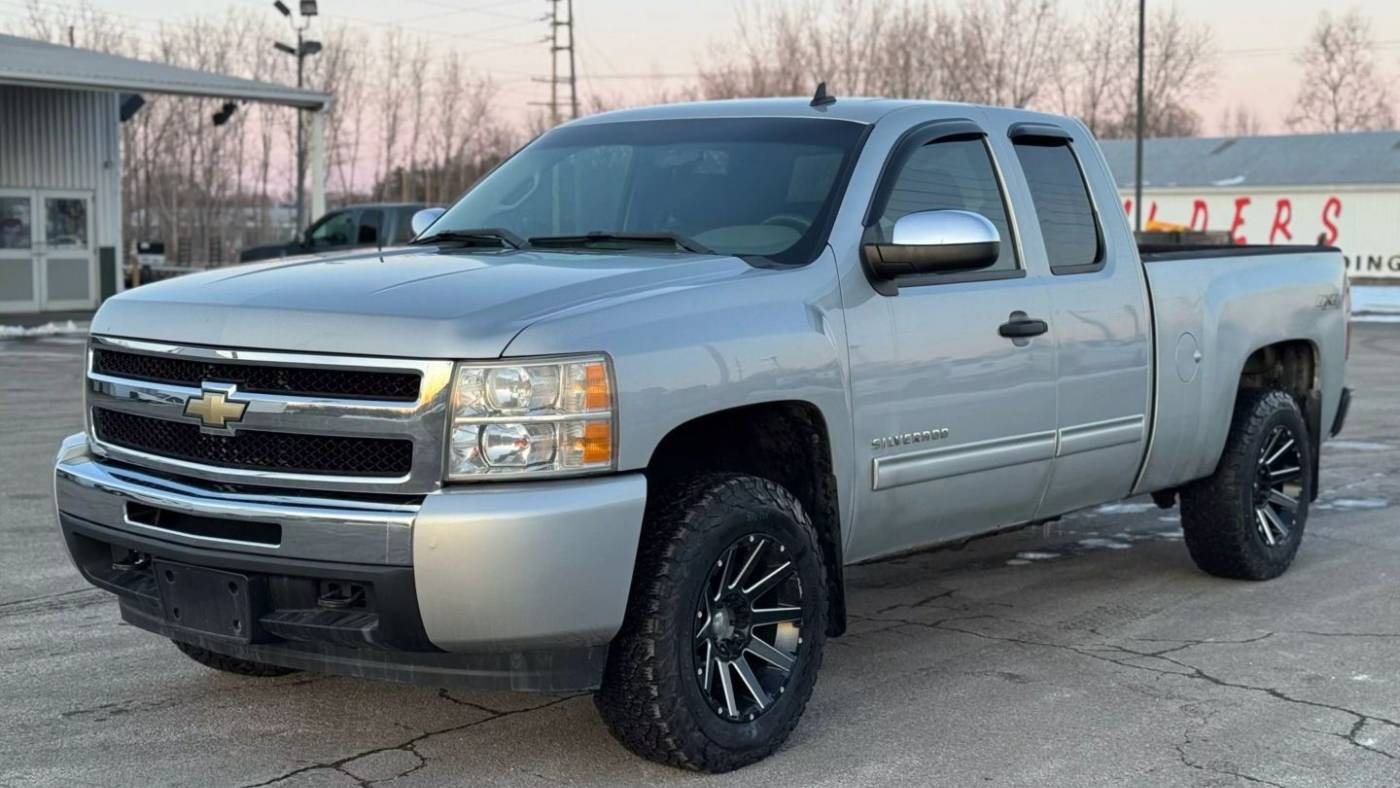 2010 Chevrolet Silverado 1500 LS — Pickup Truck — 147,876 mi — Warsaw, IN