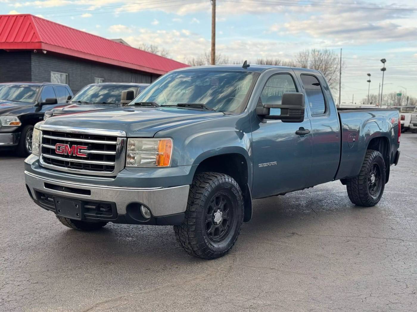 2012 GMC Sierra 1500 SLE — Pickup Truck — 148,456 mi — Warsaw, IN