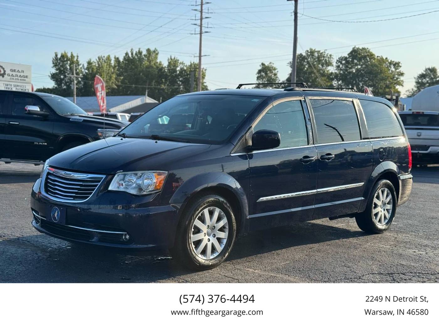 2016 Chrysler Town & Country Touring — Minivan — 214,774 mi — Warsaw, IN