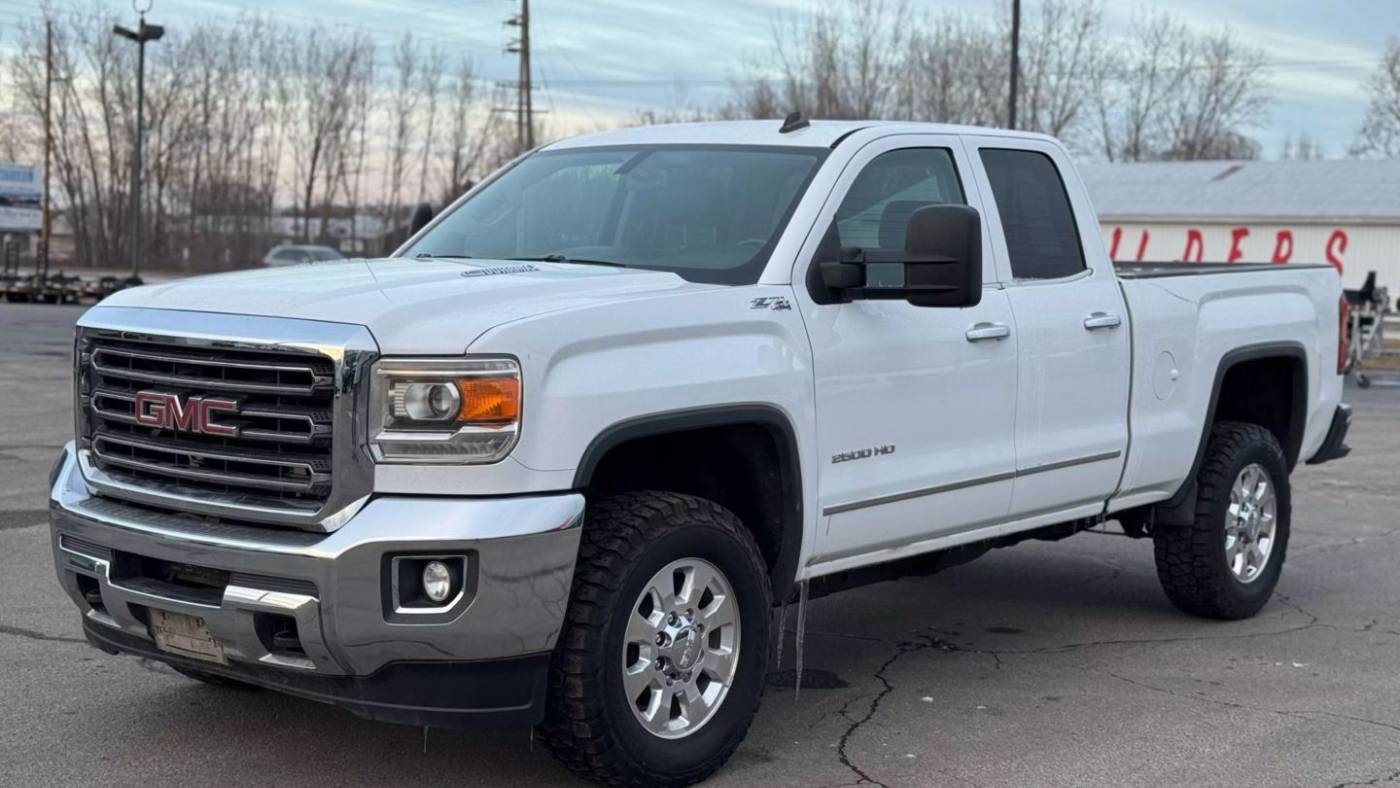 2015 GMC Sierra 2500HD SLT — Pickup Truck — 258,147 mi — Warsaw, IN
