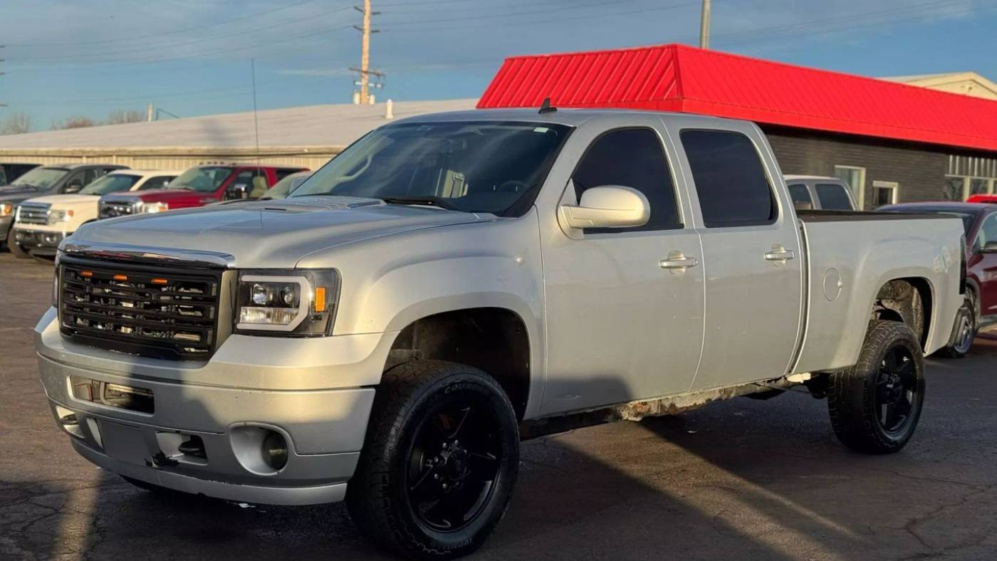 2013 GMC Sierra 2500HD SLE — Pickup Truck — 110,854 mi — Warsaw, IN