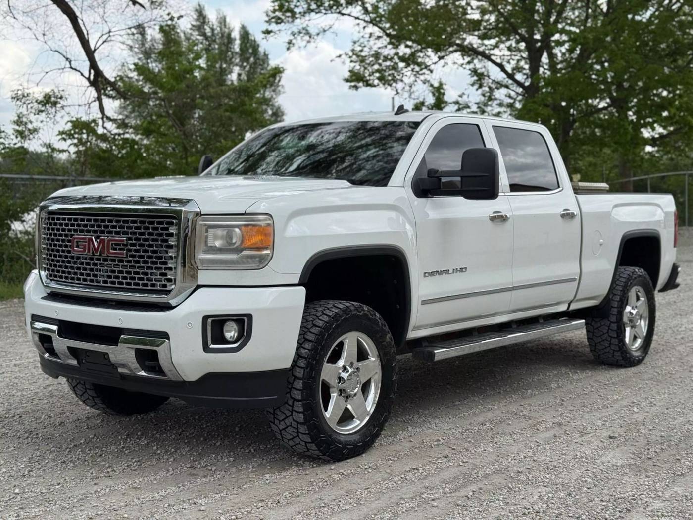 2015 GMC Sierra 2500HD Denali — Pickup Truck — 176,727 mi — Warsaw, IN