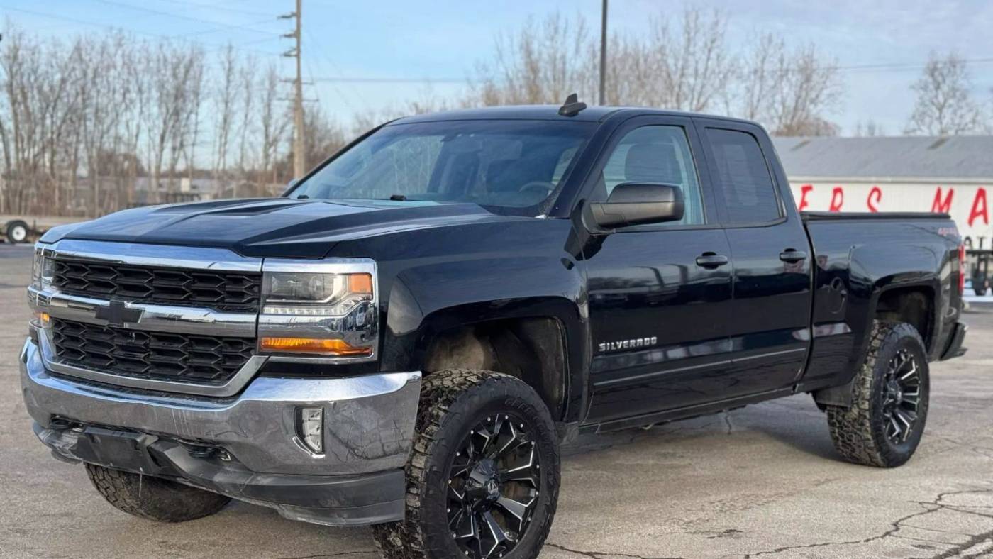 2017 Chevrolet Silverado 1500 LT — Pickup Truck — 74,522 mi — Warsaw, IN